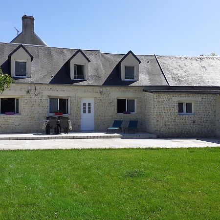 Villa Au Dom-Icile Monceaux-en-Bessin Exterior foto