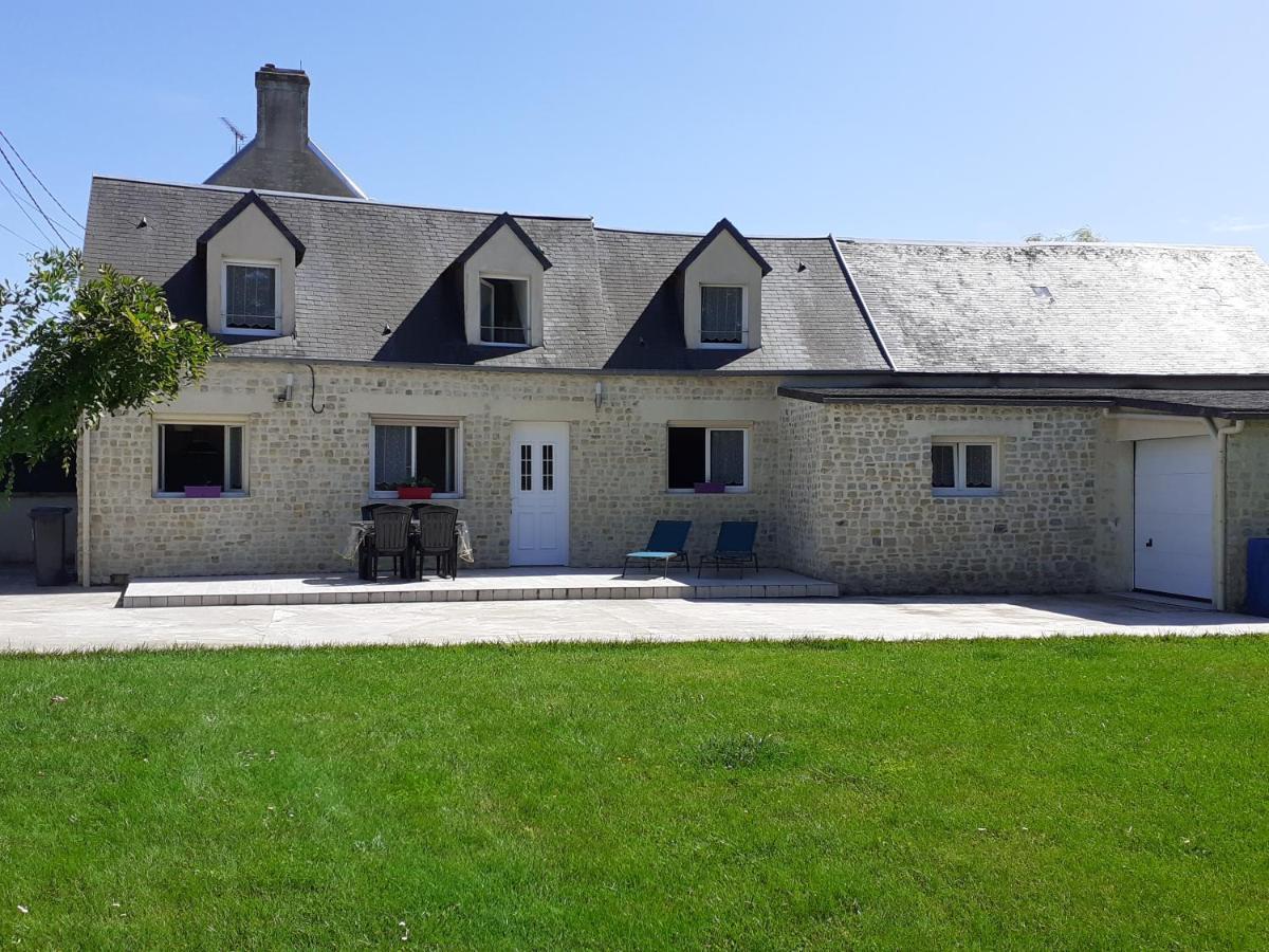 Villa Au Dom-Icile Monceaux-en-Bessin Exterior foto